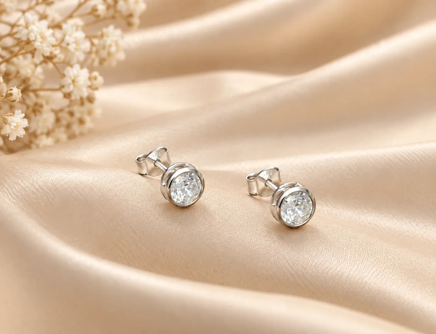 Classic Round Solitaire Stud Earrings