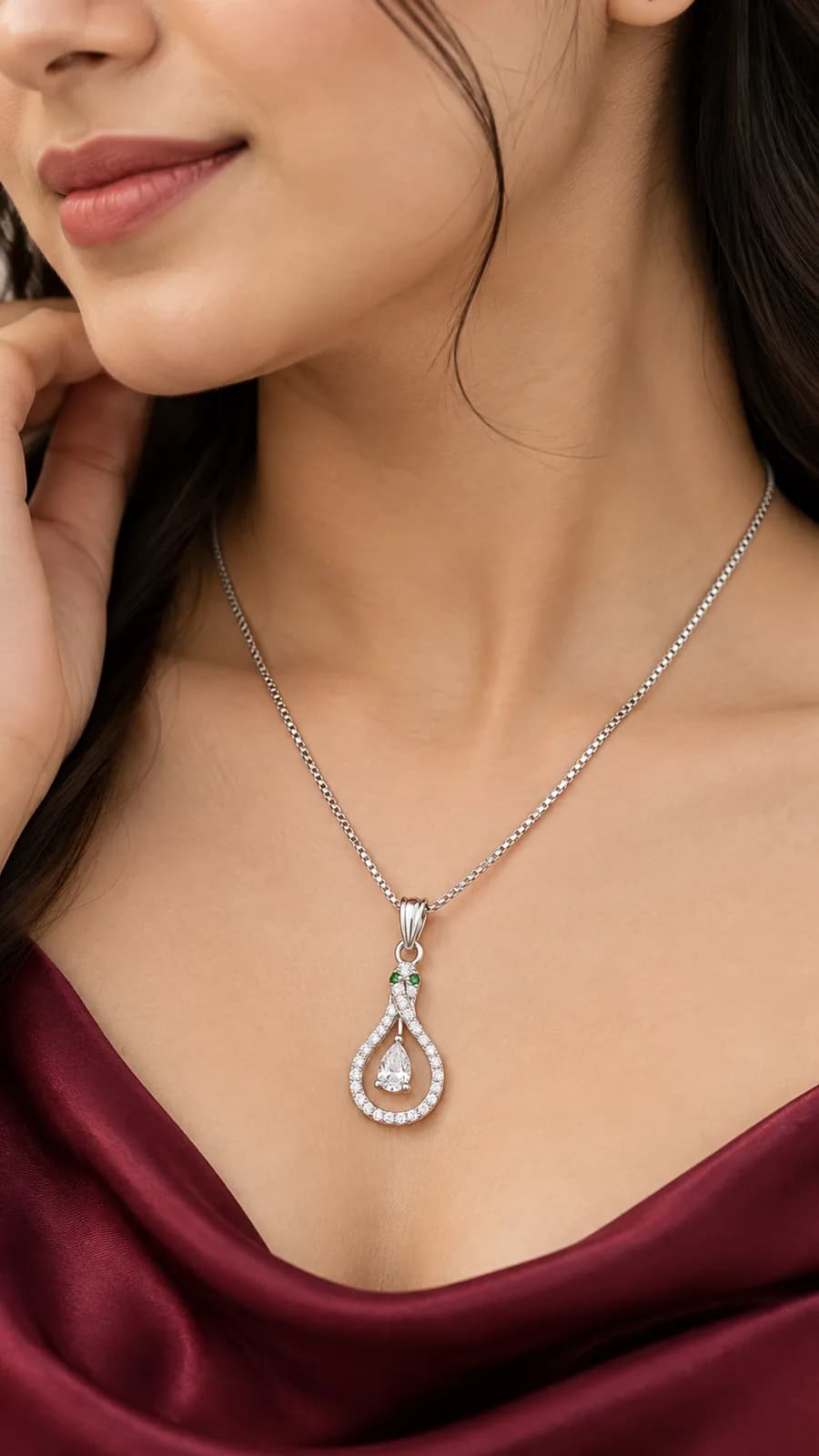 Silver Emerald Teardrop pandent chain