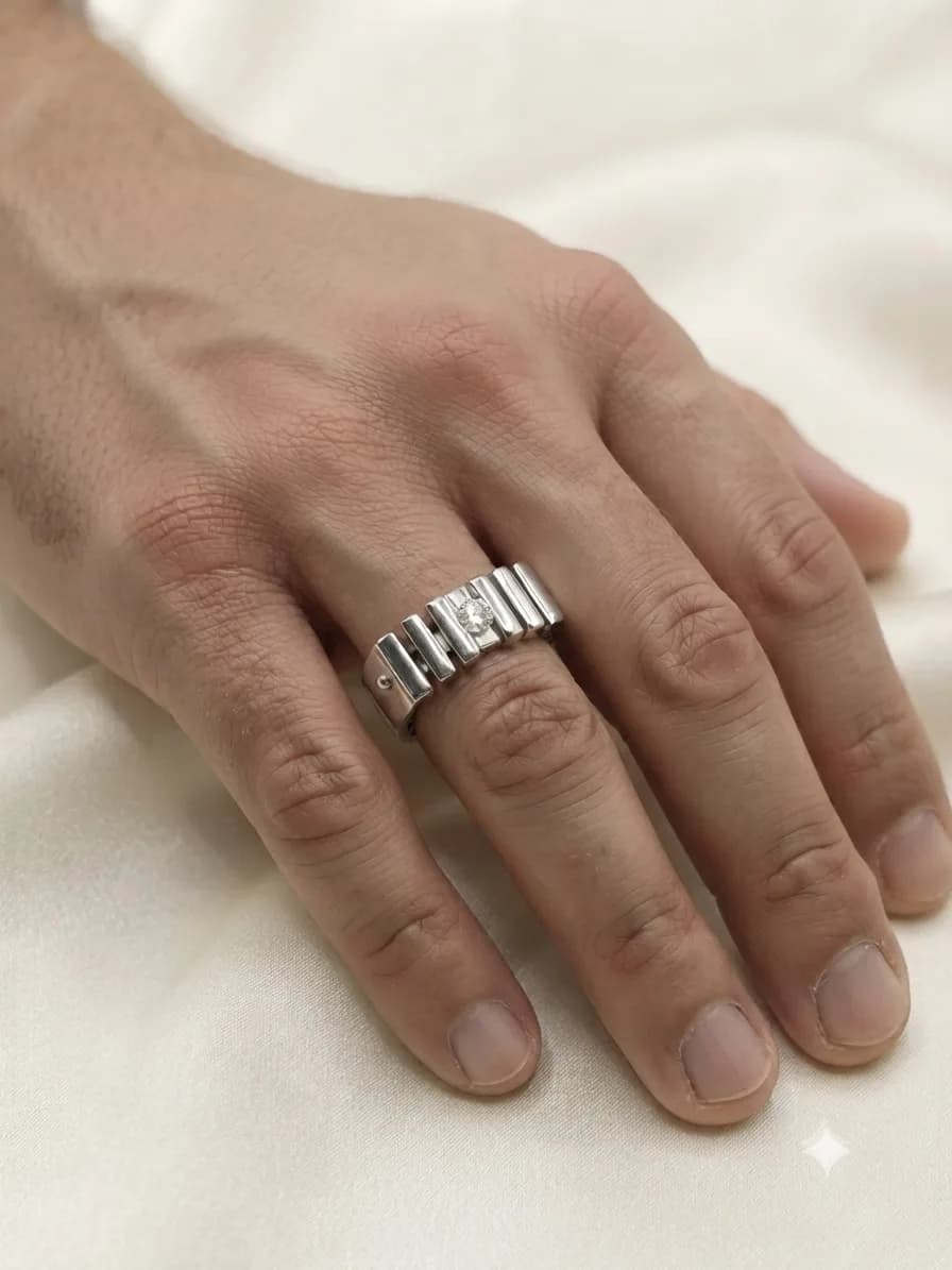 Bar-Setting Ring with Central Solitaire