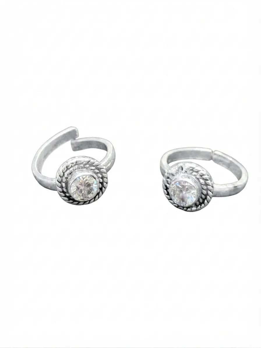Elegant Round Halo Solitaire  Toe Ring