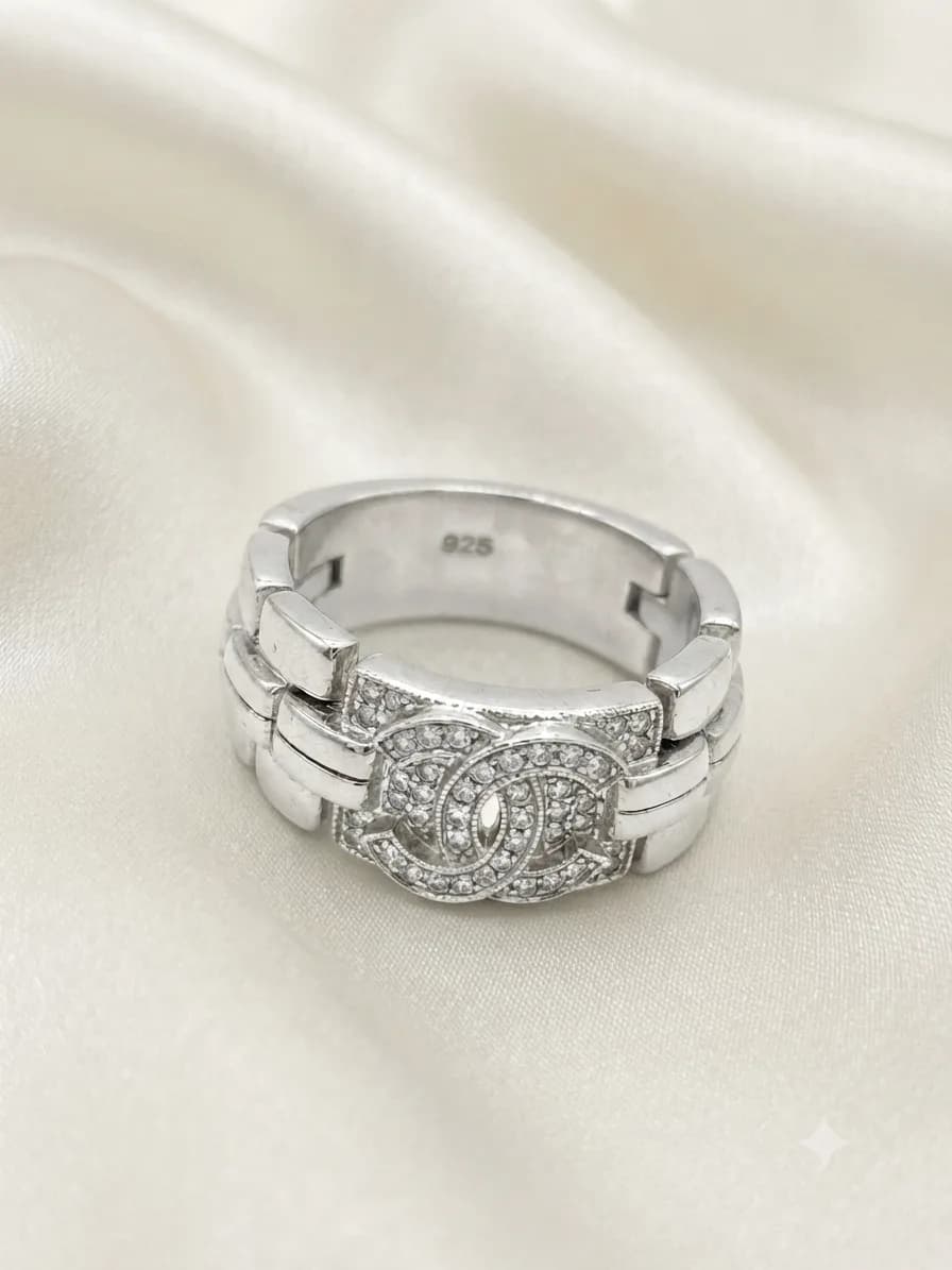 Silver Clasp Ring