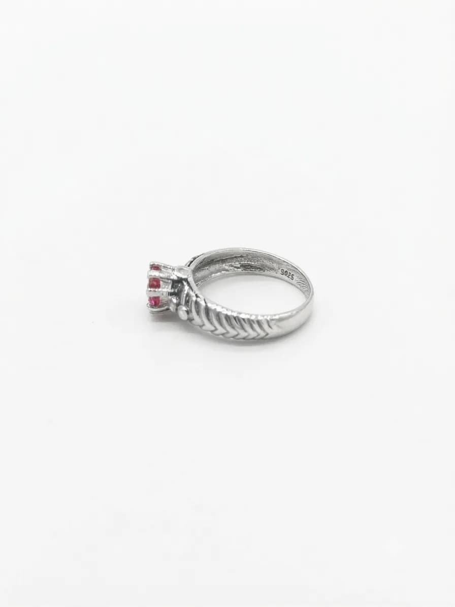 Rosé Vine Ring