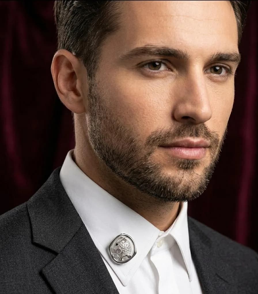 Diamond Panther Motif Collar Brooch / Lapel Pin