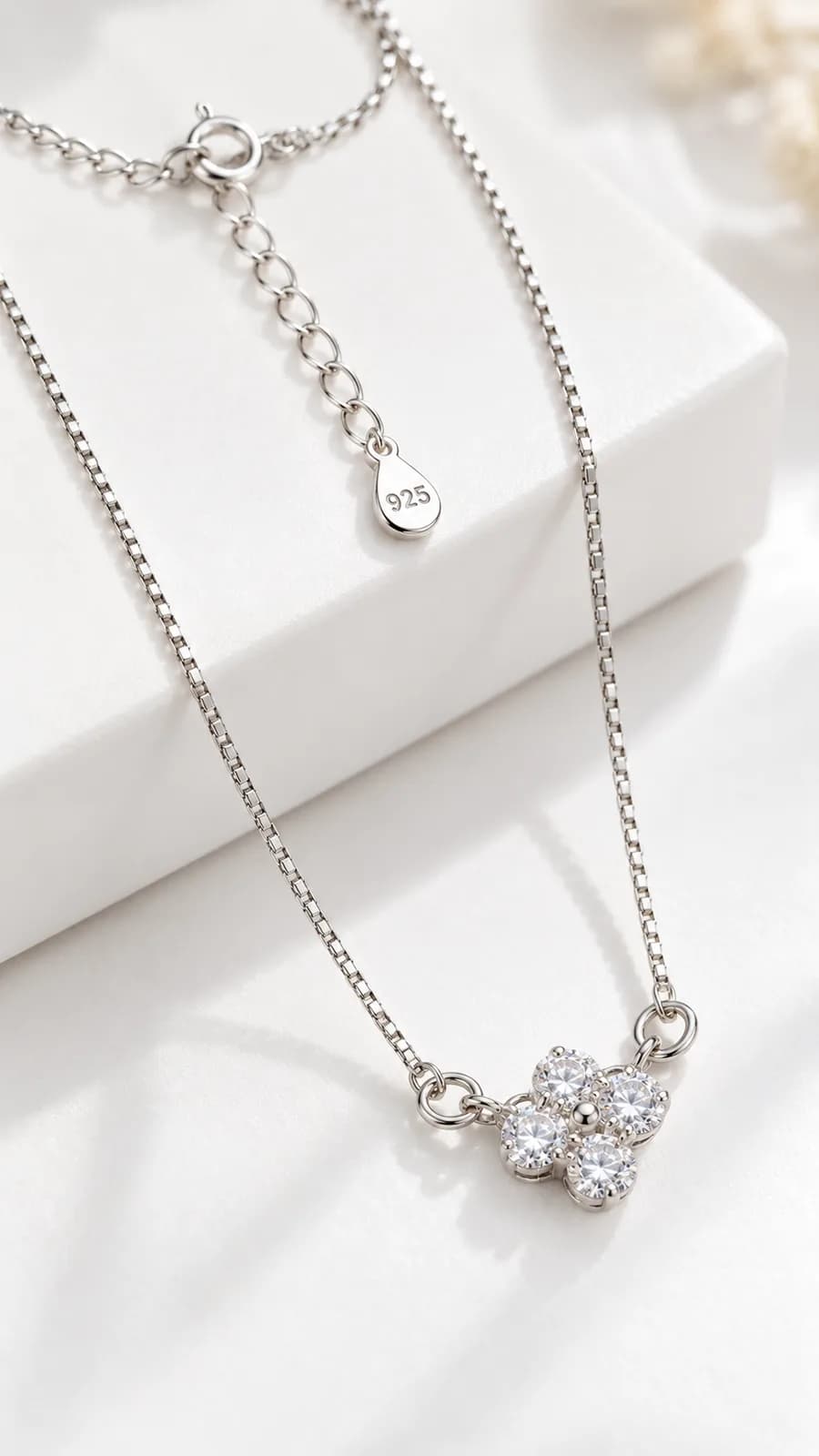 Silver Floral Radiance pandent chain