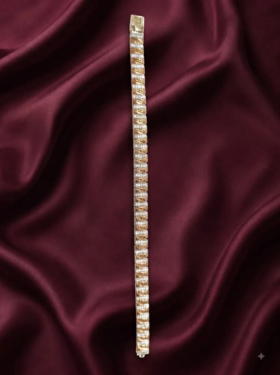 Golden Crest Pavé Bracelet