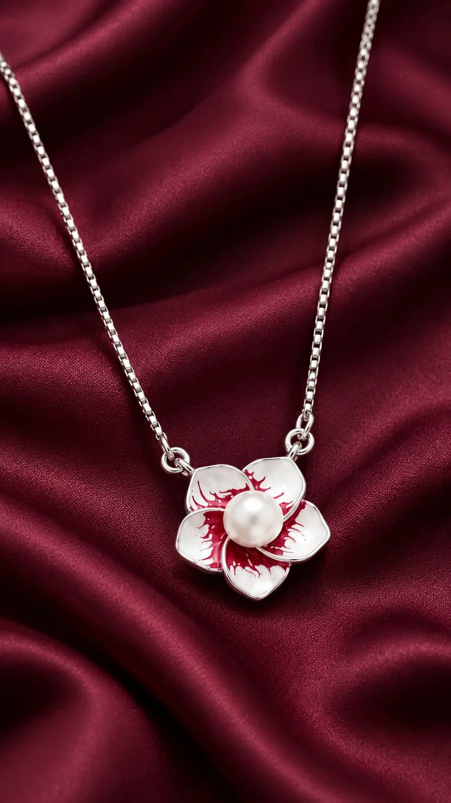 Silver Pearl Bloom pandent chain