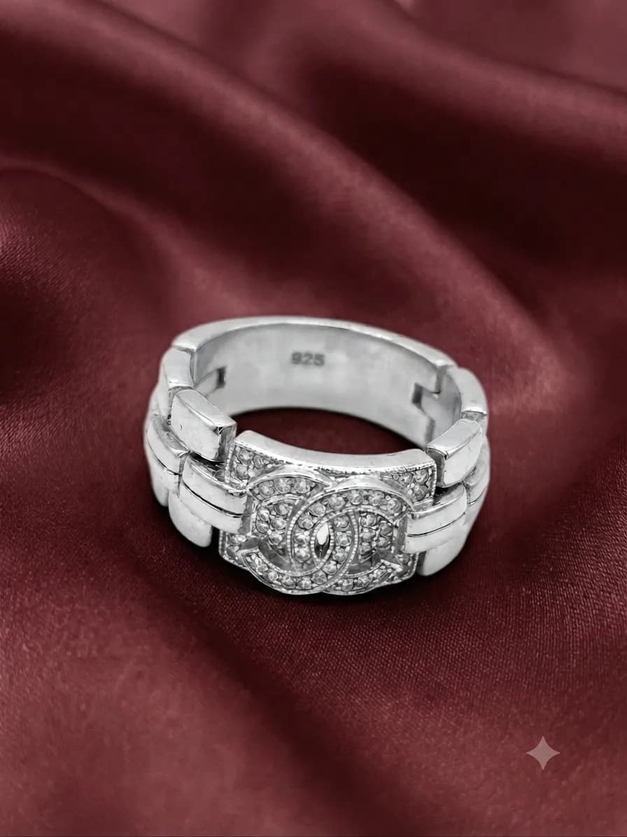 Silver Clasp Ring