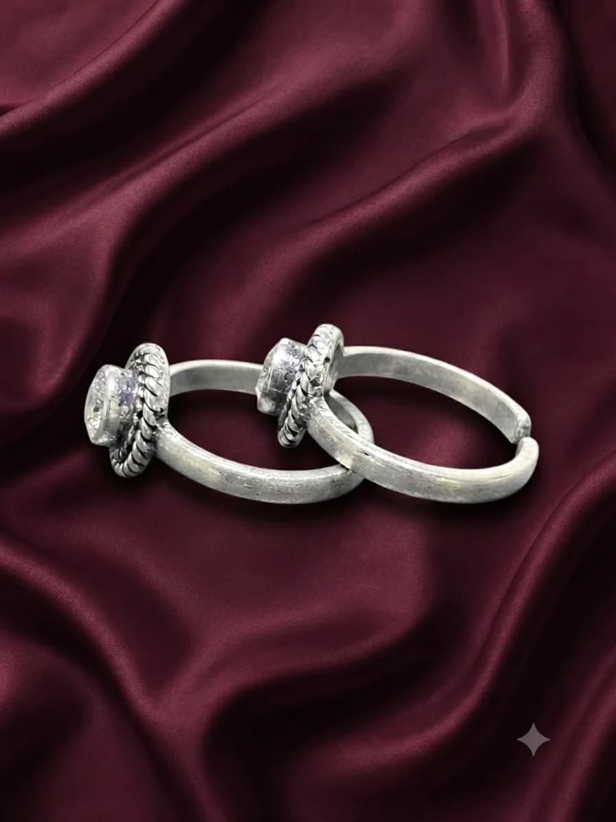 Elegant Round Halo Solitaire  Toe Ring