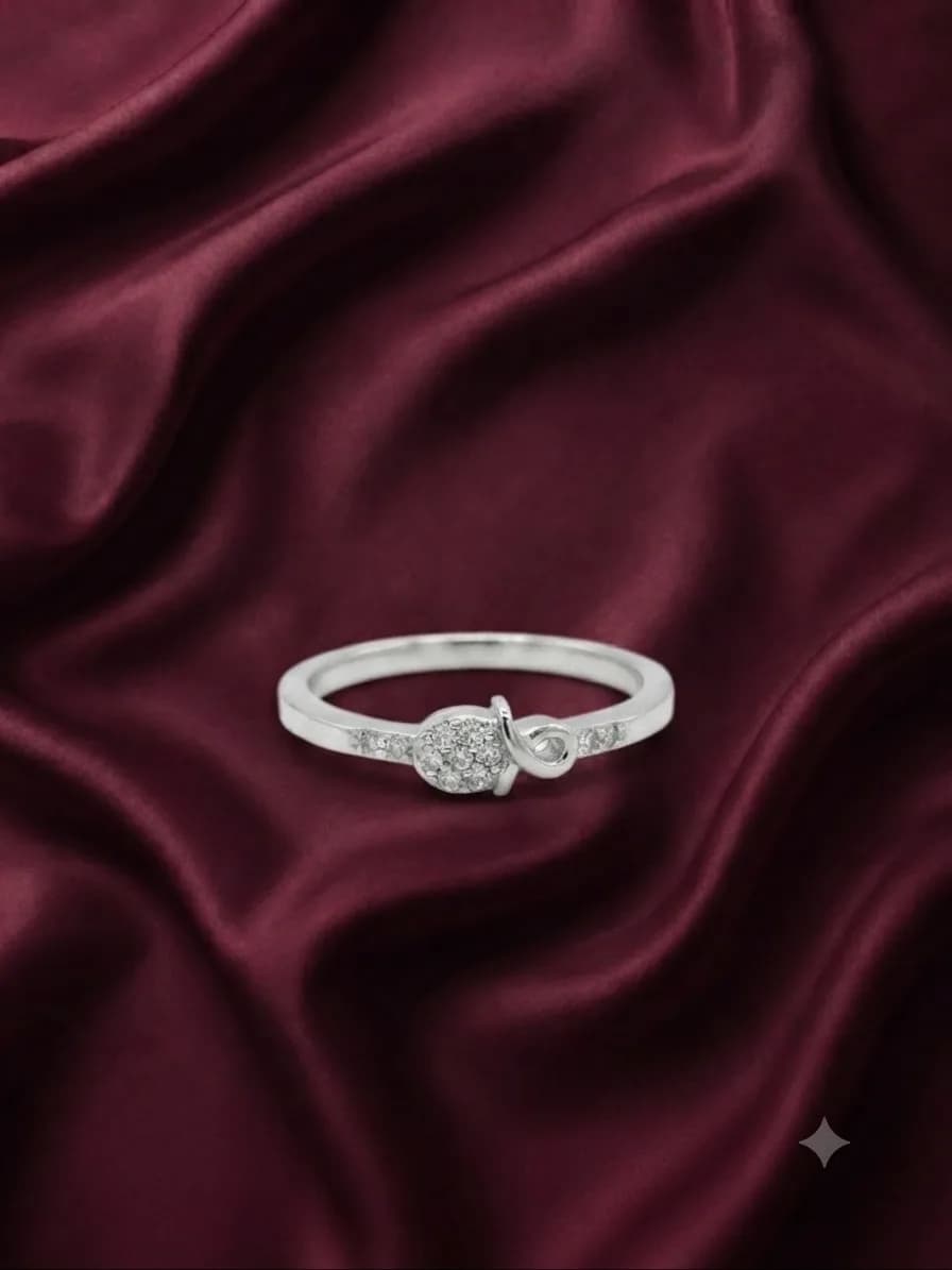 Eterna Knot Pavé Ring