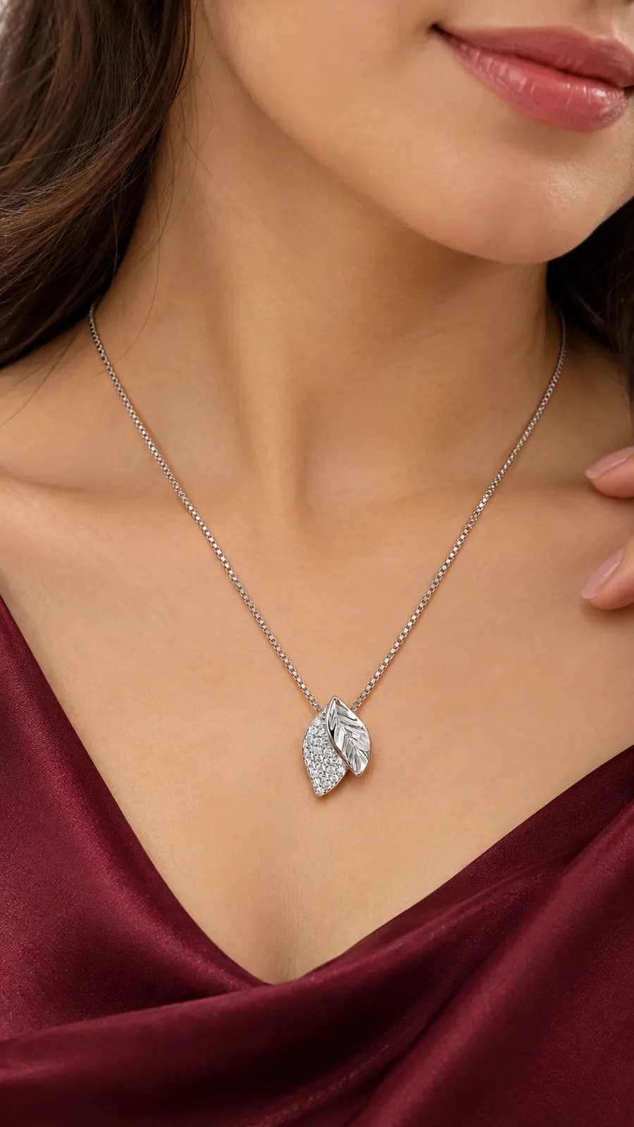 Silver Elegant Leaf Pendant chain