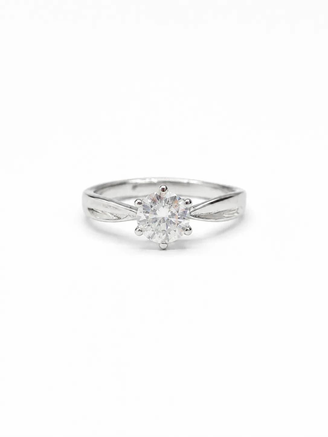 Sterling Silver Elegant Round Solitaire Ring