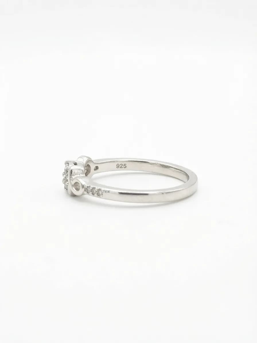 Eterna Knot Pavé Ring