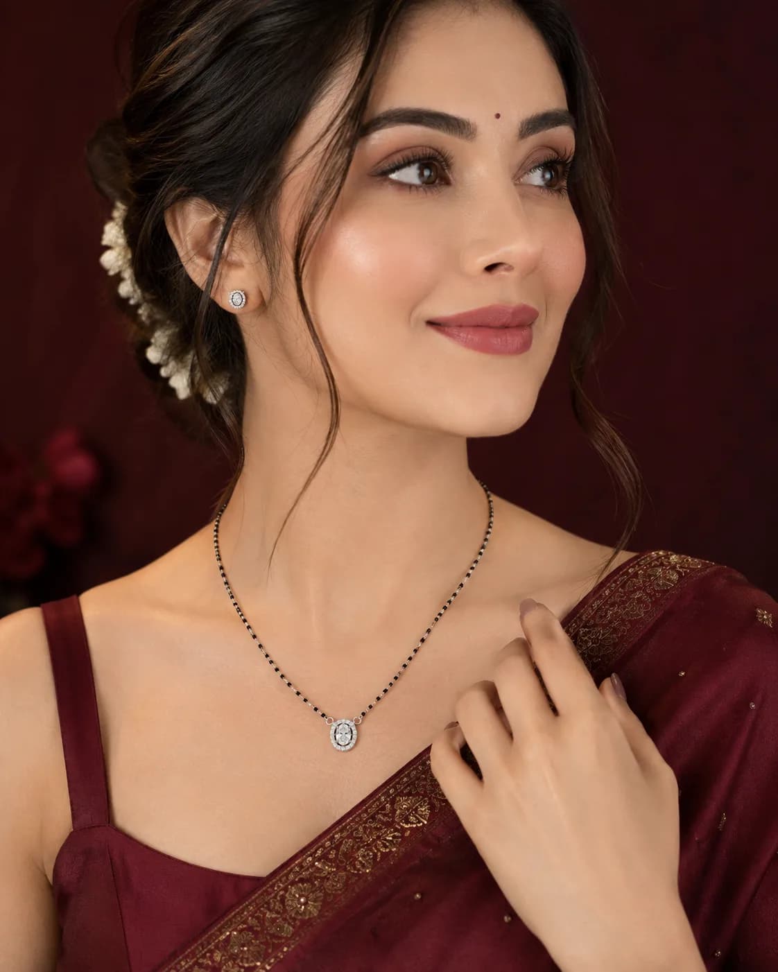 Elegant Oval Halo 925 Silver Mangalsutra